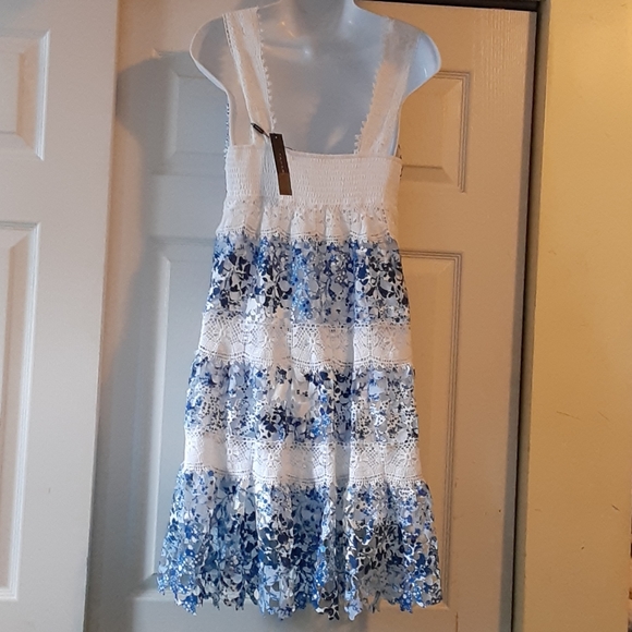 T TAHARI  BLUE & WHITE RAYA DRESS, - Picture 8 of 12
